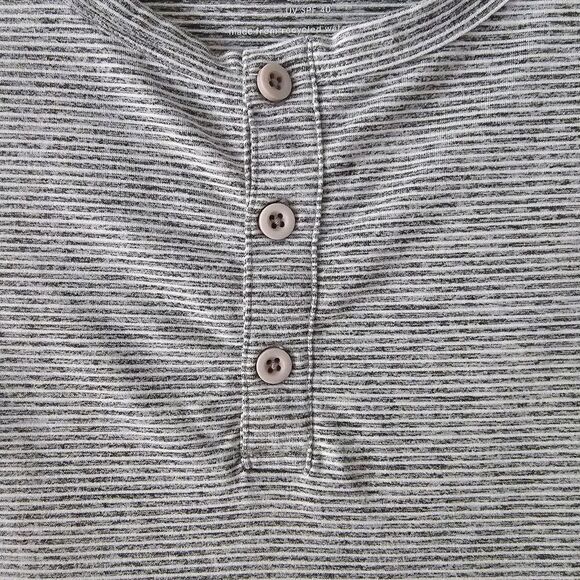 01.ALGO Gray Striped SPF 40 Performance Henley Size L - Picture 2 of 5